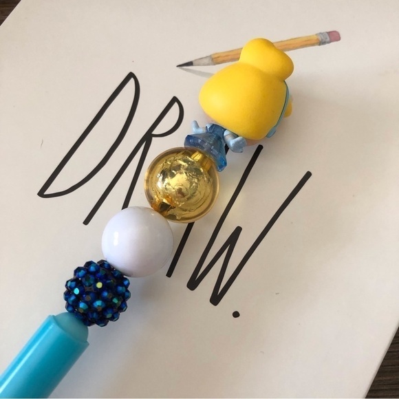 Disney Doorables: Cinderella: Cinderella handmade beaded pen - Picture 3 of 3